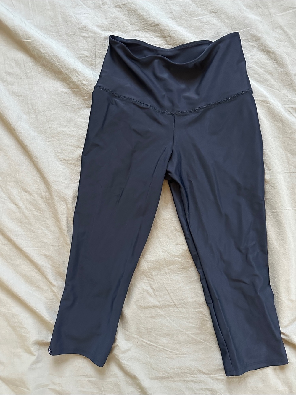 Onzie High-Waist Black Shiny Crop Leggings M/L